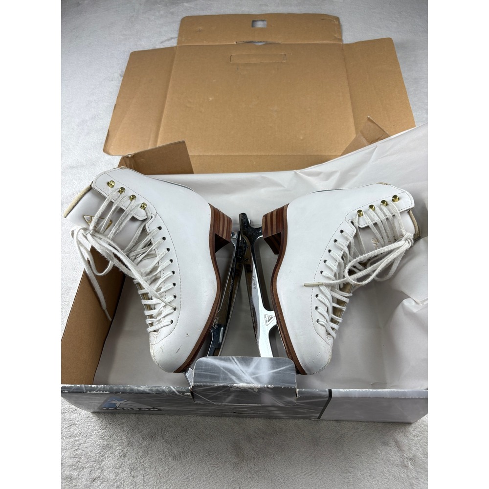 Jackson Ultima Freestyle Fusion Aspire XP Figure Skates White FS2190 Size 6.5 R